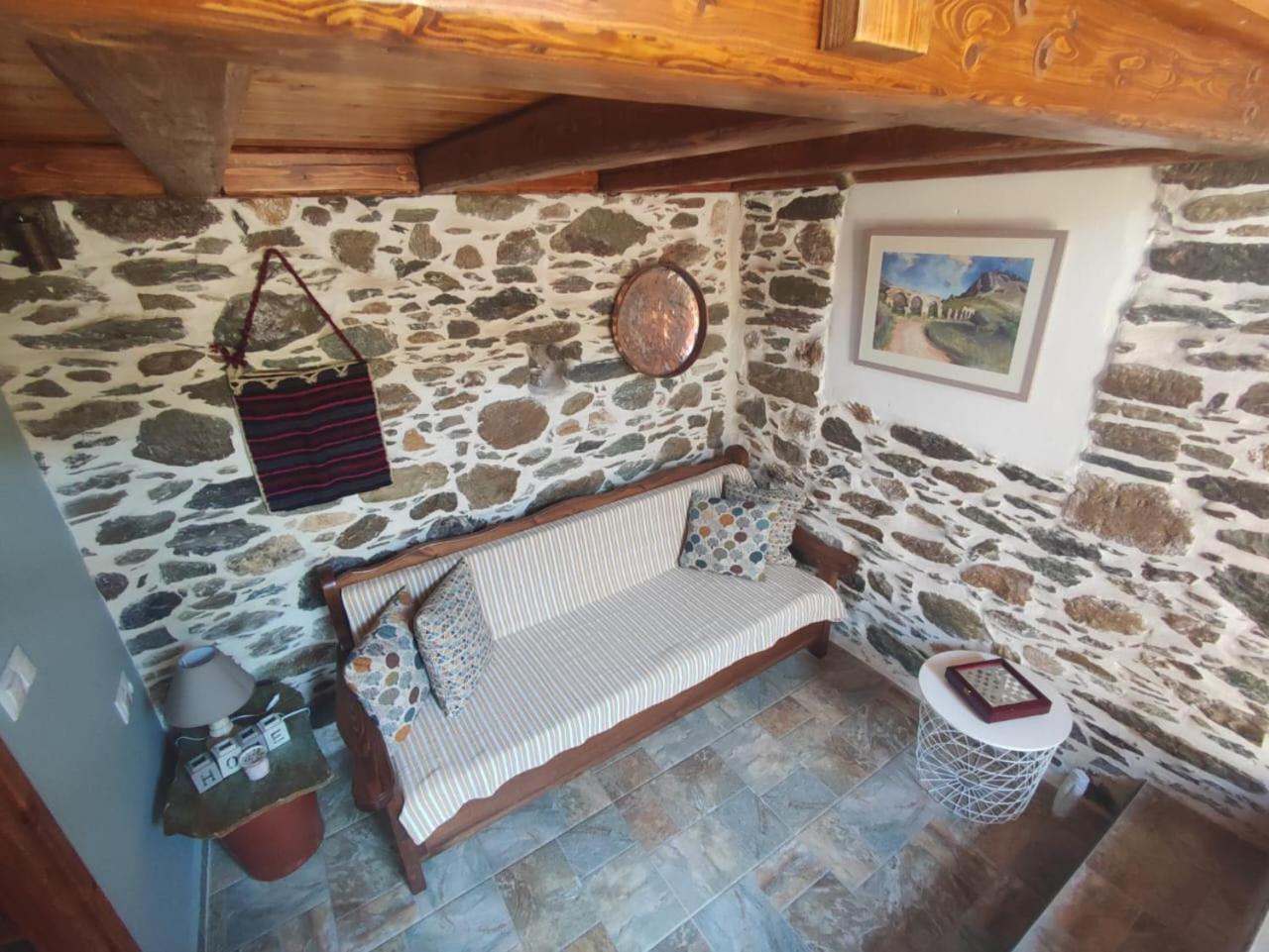 Villa Πέτροκτιστο Σπίτι. Stone House à Karystos  Extérieur photo