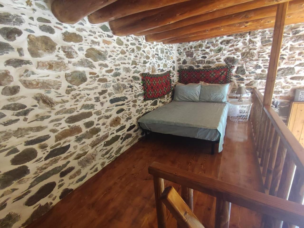 Villa Πέτροκτιστο Σπίτι. Stone House à Karystos  Extérieur photo